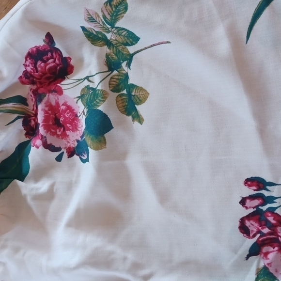 FLORAL shorts , NWT, size Large , from Jealous Tomato. Beautiful print. - Picture 6 of 9